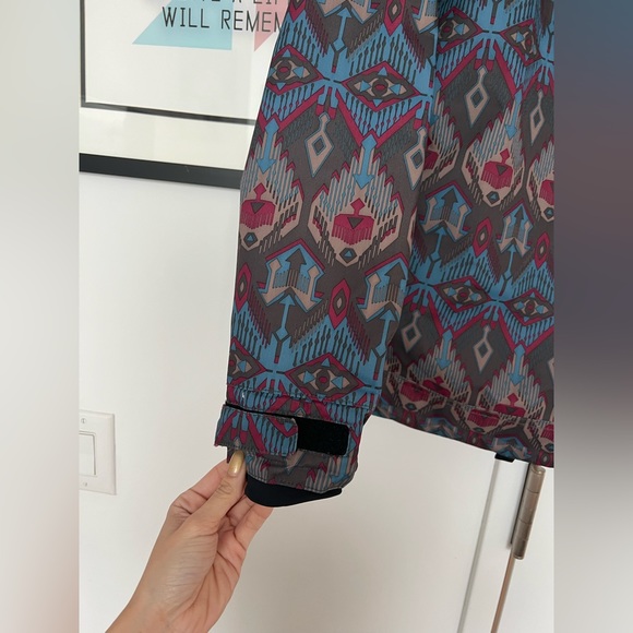 686 Women’s Authentic Paradise Insulated Snowboarding Jacket (Size M) - Picture 9 of 9